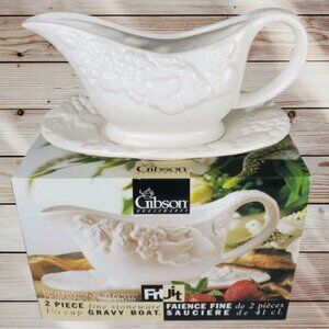 NEW - Gibson Housewares - 1-3/4 Cup White Stoneware Gravy Boat w/ Saucer Dish